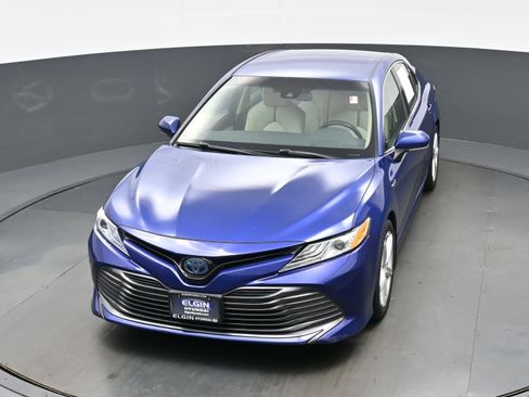 Used 2018 Toyota Camry XLE w/ Four Season Floor Mat Package FWD image 39
