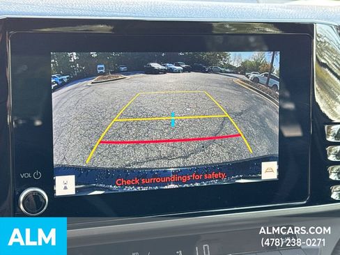 Used 2025 Toyota Camry SE image 31