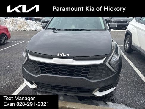 Used 2023 Kia Sportage EX image 3