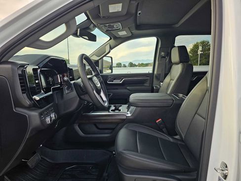 New 2026 GMC Sierra 2500 SLT w/ SLT Convenience Package image 23