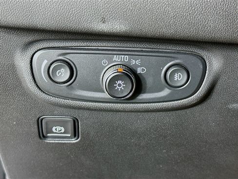 Used 2021 GMC Terrain SLT w/ LPO, Floor Liner Package FWD image 17