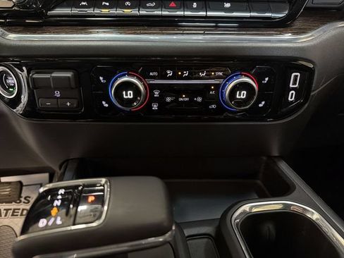 Used 2023 GMC Sierra 1500 Elevation w/ Preferred Package AWD/4WD image 19