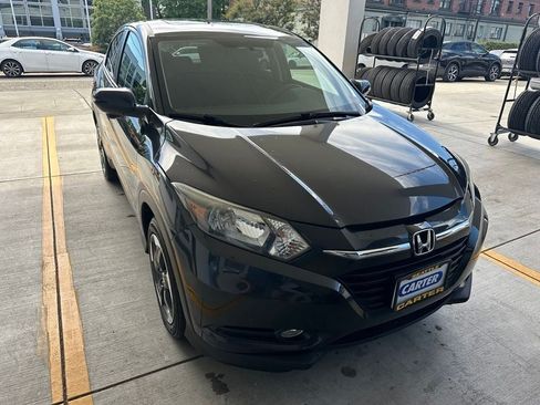 Used 2018 Honda HR-V EX image 2