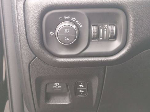 New 2026 RAM 1500 Big Horn AWD/4WD image 18