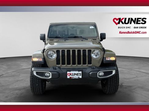 Used 2020 Jeep Gladiator Sport w/ Quick Order Package 24S AWD/4WD image 3