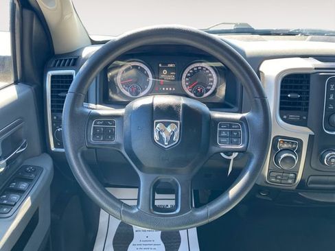 Used 2019 RAM 1500 Classic SLT AWD/4WD image 12