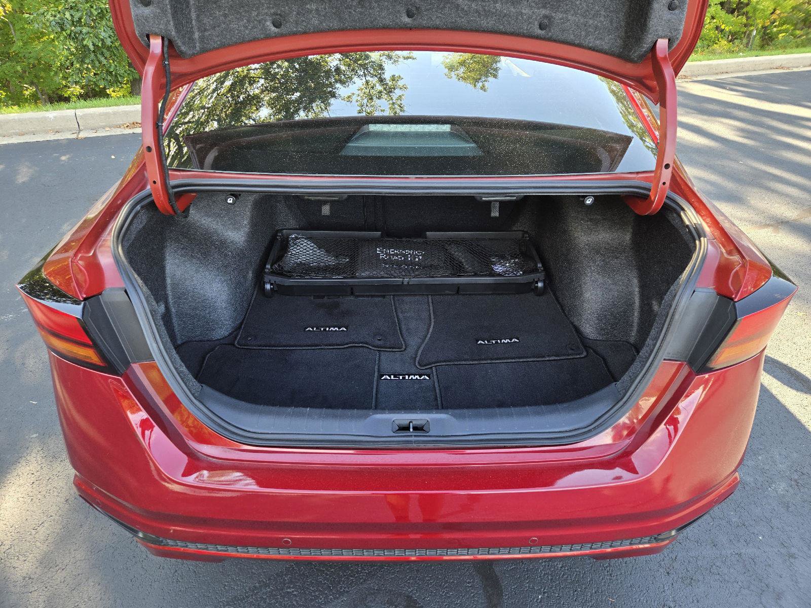 Used 2024 Nissan Altima 2.5 SL AWD/4WD image 9