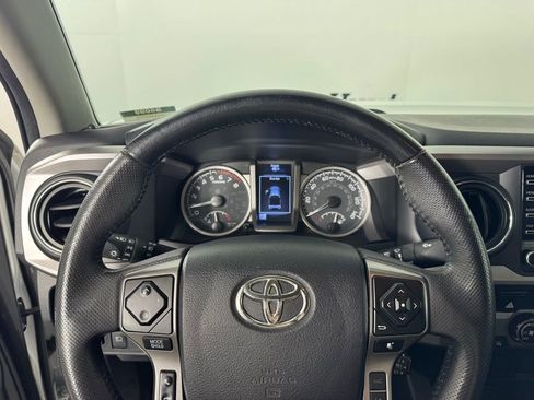 Used 2023 Toyota Tacoma SR5 w/ SR5 Appearance Package RWD image 21