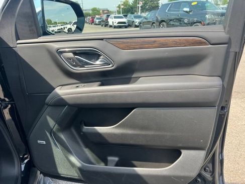 Used 2023 Chevrolet Tahoe Premier w/ Advanced Technology Package AWD/4WD image 12