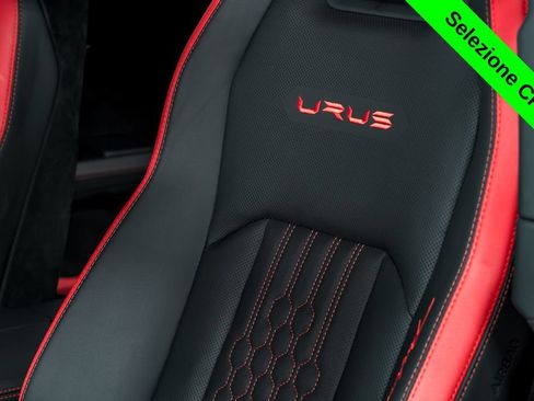 Used 2023 Lamborghini Urus Performante AWD/4WD image 22