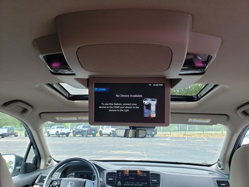 Used 2021 Honda Pilot Touring image 39