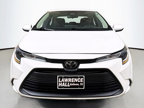 Used 2024 Toyota Corolla LE FWD image 2