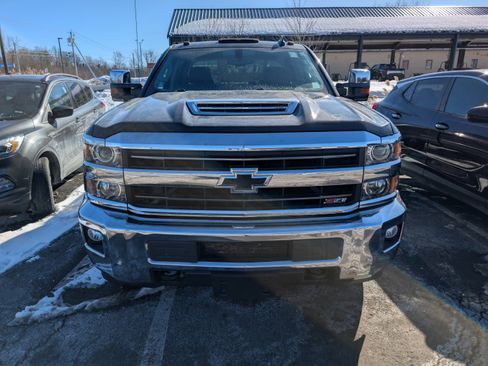 Used 2019 Chevrolet Silverado 2500 LTZ w/ Duramax Plus Package image 2