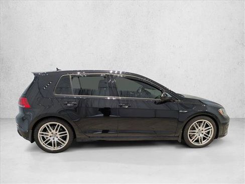Used 2017 Volkswagen Golf R 4-Door image 4