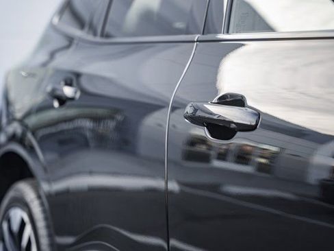 New 2026 Volvo XC60 B5 Plus w/ Protection Package Premier image 16