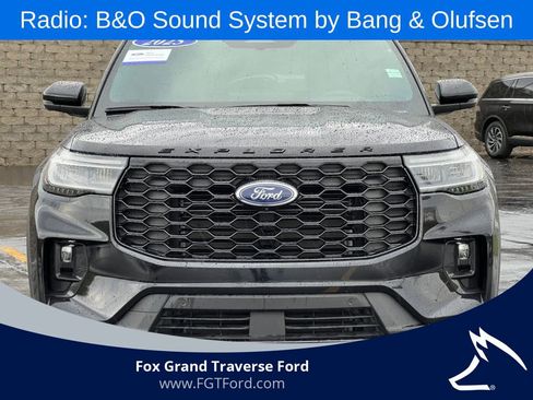 Certified 2025 Ford Explorer ST-Line AWD/4WD image 40