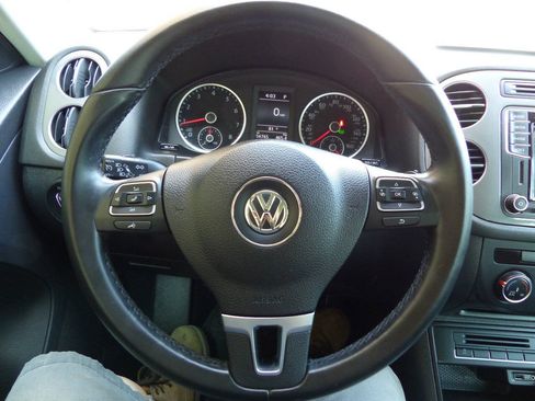 Used 2017 Volkswagen Tiguan S AWD/4WD image 42