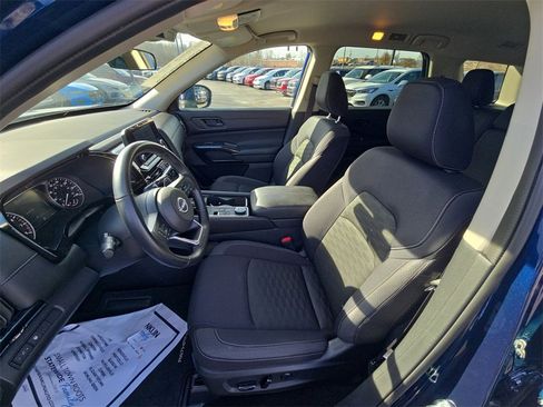 Certified 2024 Nissan Pathfinder SV image 14