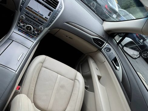 Used 2018 Lincoln MKZ Reserve w/ Technology Package FWD image 12