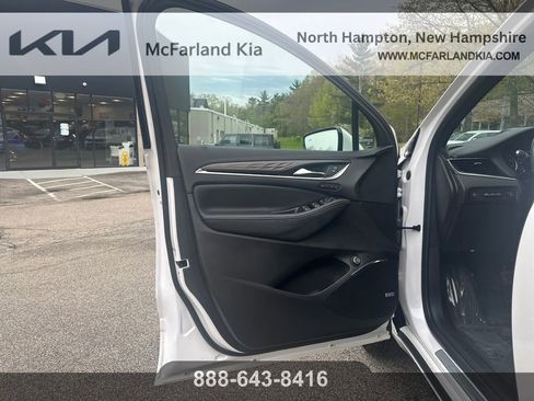 Used 2023 Buick Enclave Avenir w/ Avenir Technology Package AWD/4WD image 15
