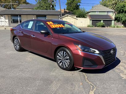 Used 2024 Nissan Altima 2.5 SV