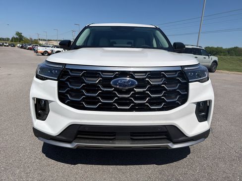 New 2026 Ford Explorer Platinum AWD/4WD image 2