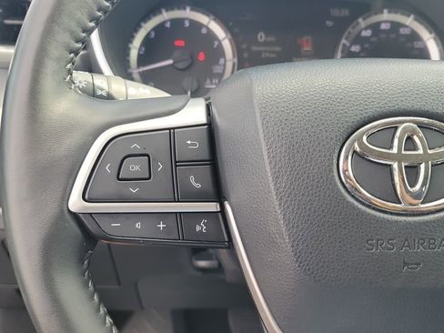 Used 2023 Toyota Highlander XLE FWD image 24