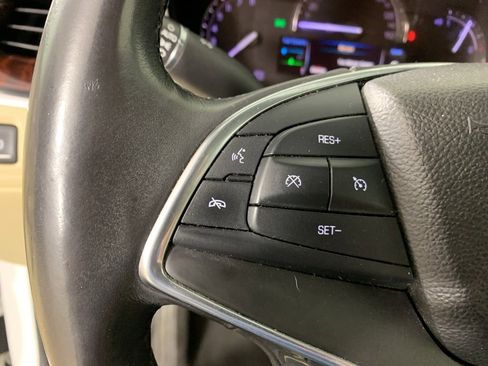 Used 2017 Cadillac XT5 Luxury w/ Advanced Security Package image 19