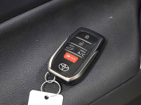 Used 2024 Toyota RAV4 SE image 39