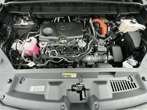 Used 2022 Toyota Highlander XLE image 29