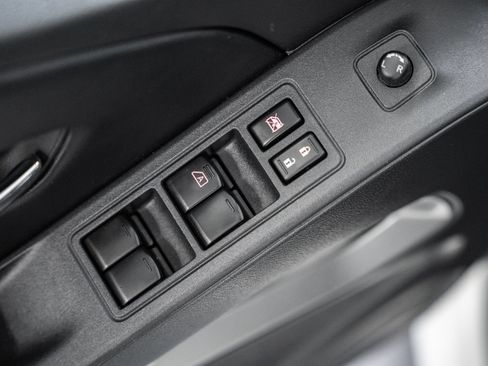 Used 2025 Nissan Frontier SV RWD image 37