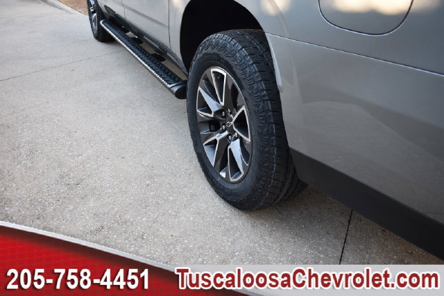 Used 2023 Chevrolet Suburban Z71 w/ Luxury Package AWD/4WD image 19