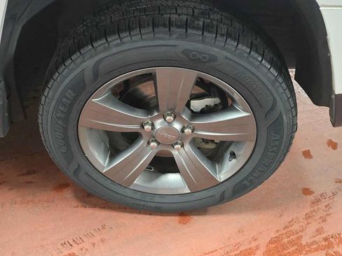 Used 2015 Jeep Patriot High Altitude AWD/4WD image 2