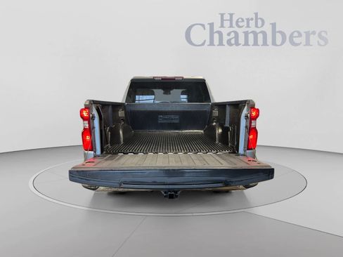 Used 2023 Chevrolet Silverado 1500 LT AWD/4WD image 7