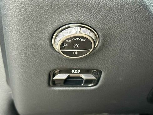 Certified 2025 Mercedes-Benz GLC 300 GLC 300 image 36