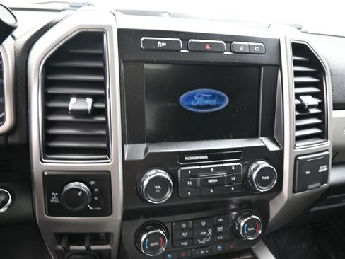 Used 2020 Ford F250 Lariat w/ Lariat Ultimate Package AWD/4WD image 16