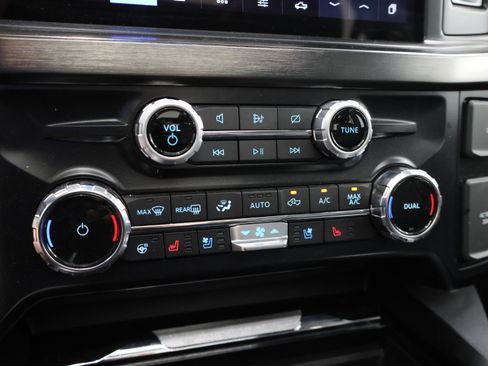 Used 2024 Ford F250 Lariat w/ Lariat Ultimate Package AWD/4WD image 52