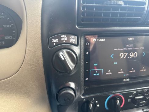 Used 2004 Ford Ranger XLT image 28