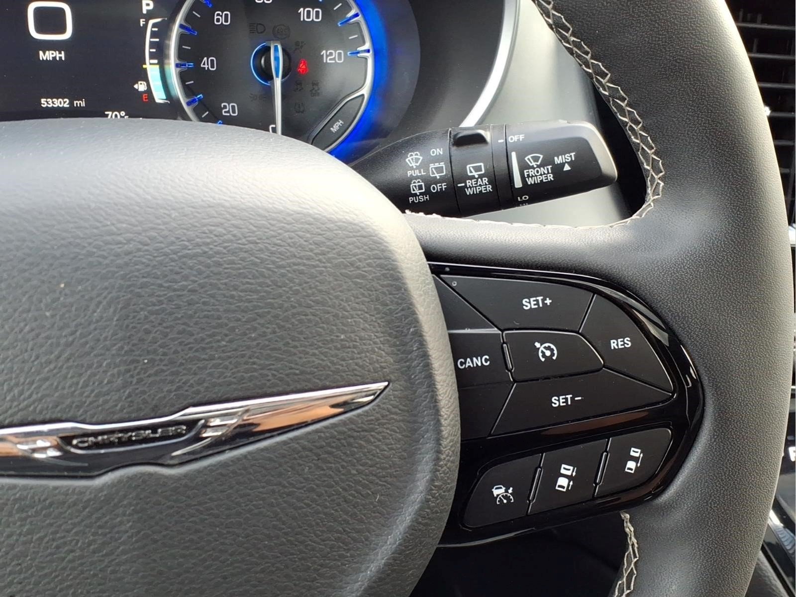 Used 2025 Chrysler Pacifica Limited FWD image 22