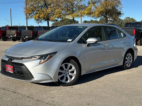 Certified 2025 Toyota Corolla LE image 49