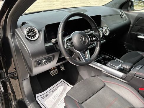 Used 2023 Mercedes-Benz GLA 250 4MATIC image 11