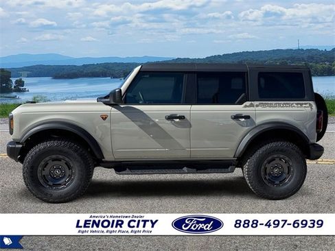 New 2025 Ford Bronco Badlands w/ Sasquatch Package image 4
