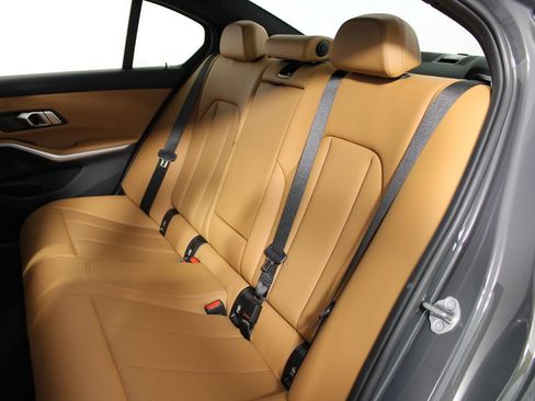 Used 2023 BMW 330i Sedan w/ M Sport Package RWD image 28