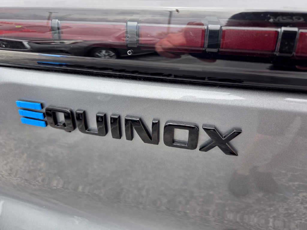 Certified 2025 Chevrolet Equinox EV RS FWD image 23