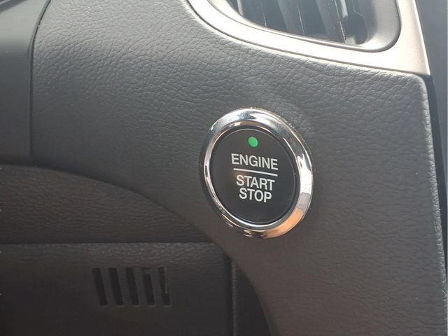 Used 2024 Ford Edge SEL AWD/4WD image 9