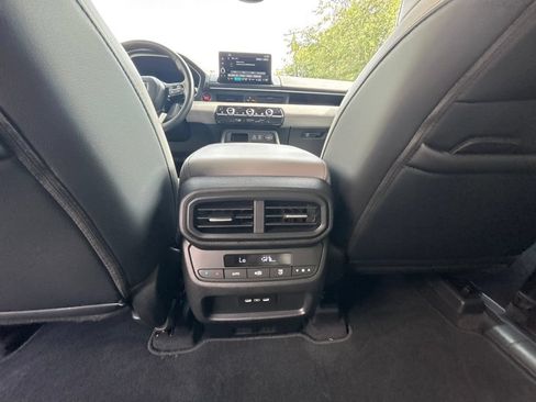 Used 2025 Honda Pilot EX-L image 18