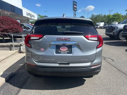 Used 2023 GMC Terrain SLE w/ Driver Convenience Package AWD/4WD image 3