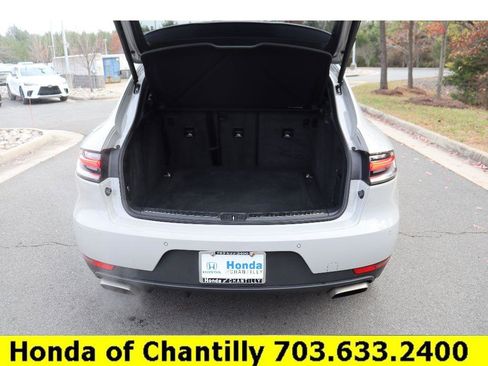 Used 2021 Porsche Macan Base image 28