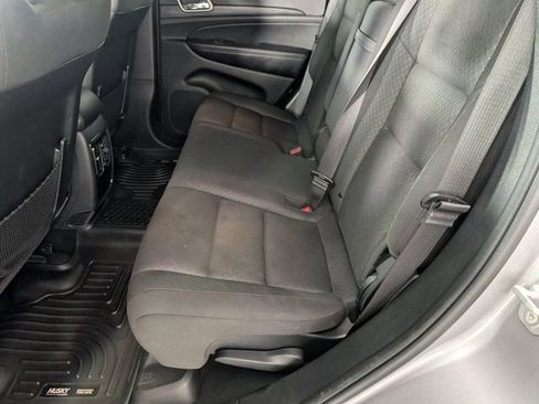 Used 2020 Jeep Grand Cherokee Laredo RWD image 25