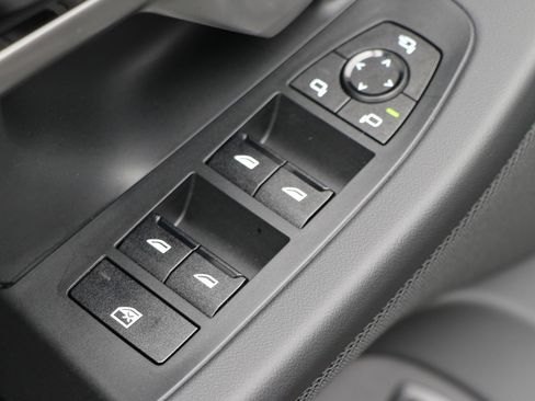 Certified 2025 BMW 530i 530i w/ Premium Package image 27